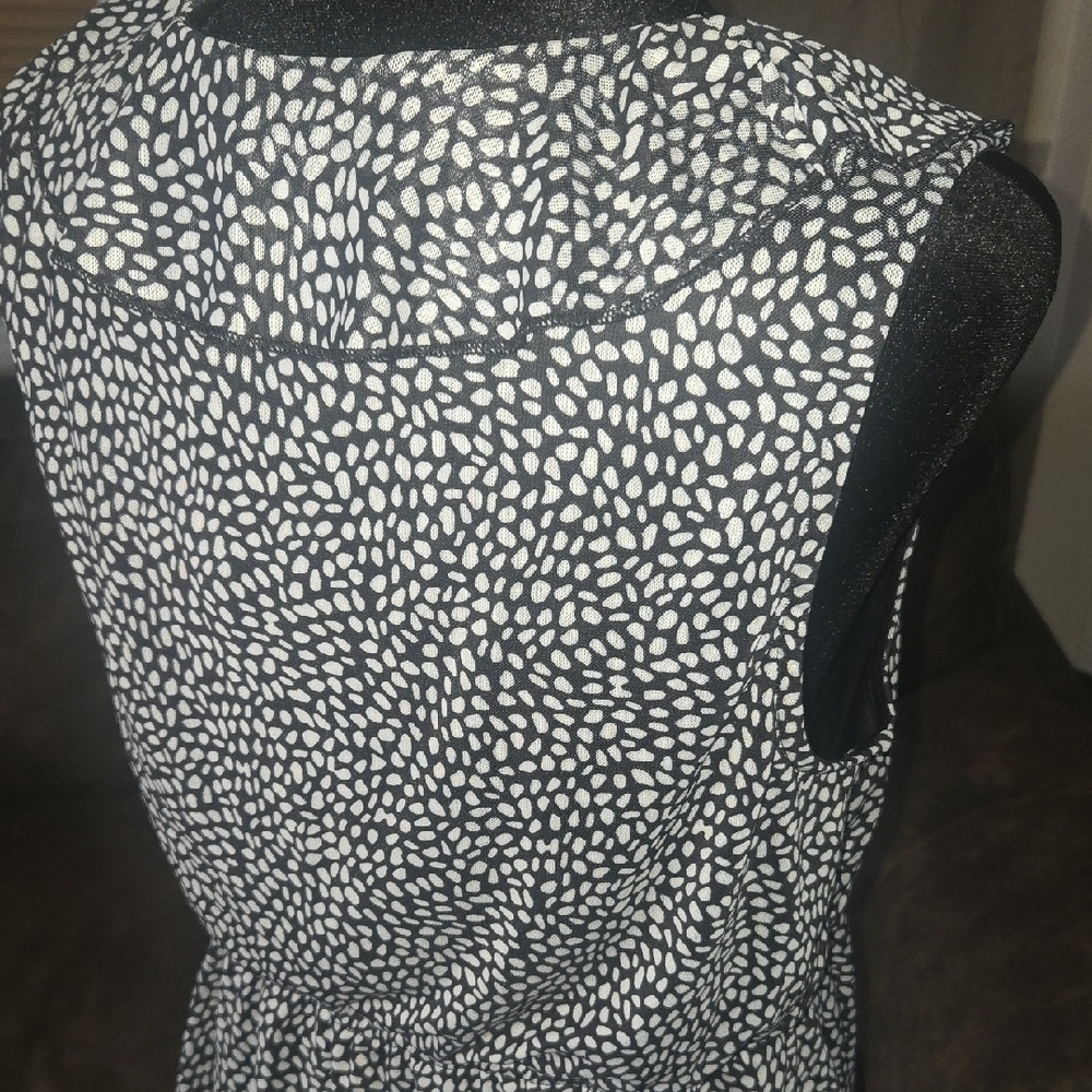 Morgan Taylor Sleeveless Elegant Black Top With Layered Under Top Size LARGE - Picture 10 of 10